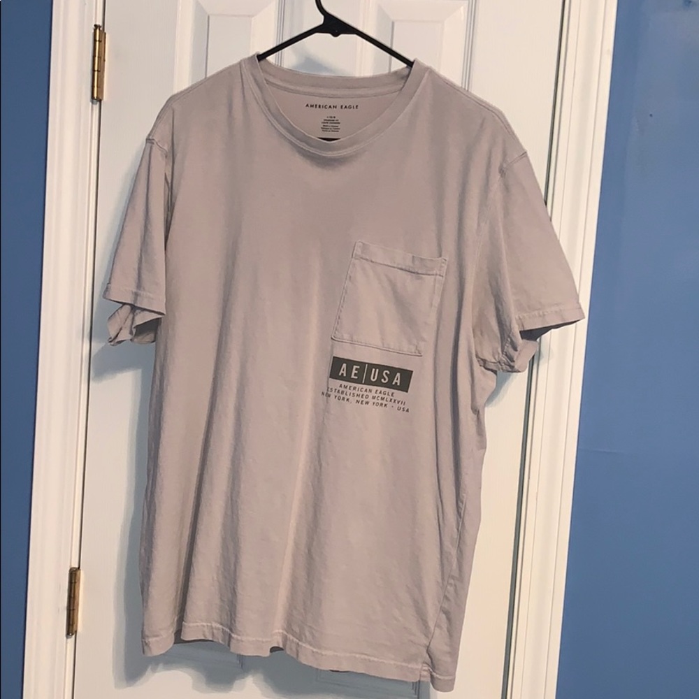 American Eagle men’s pocket t-shirt